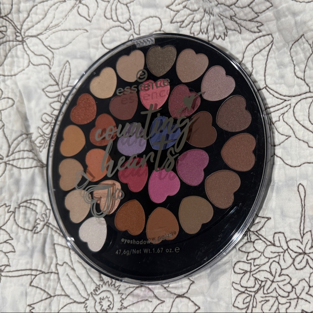 Essence Counting Hearts Eyeshadow Palette - Vibrant Shades NWOT
